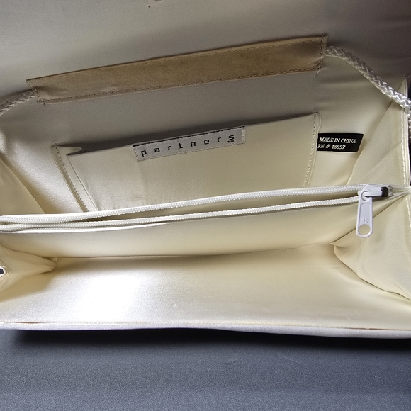 Vintage 1980's Partners Ivory Satin Clutch Purse 48557, 10" X 6 " - Picture 10 of 14